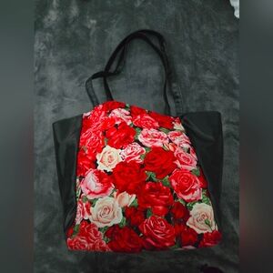 Top Notch by Design Large Black Vinyl Tote with Rose and Peony Floral Fabric